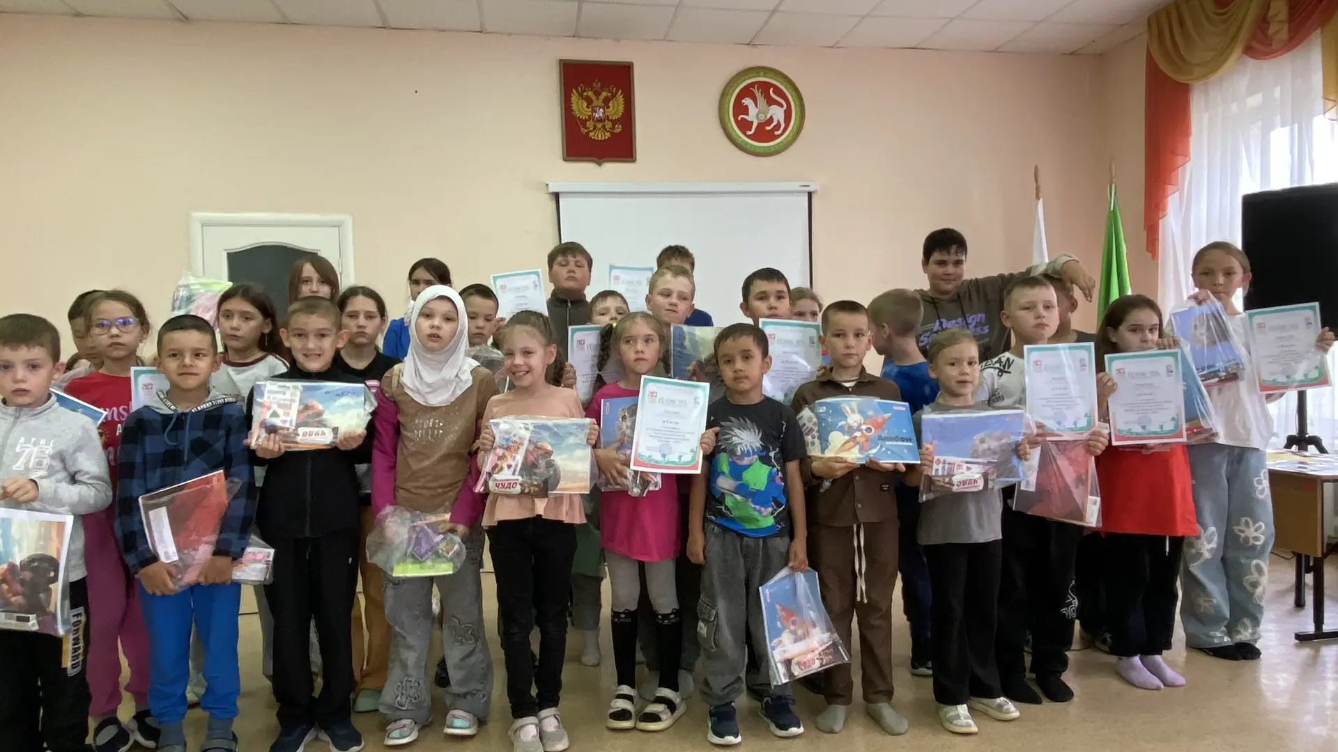🎉 Вот и всё! Финал смены! 🎉

Наш последний день в лагере прошёл просто волшебно! 🌟 До обеда мы ус