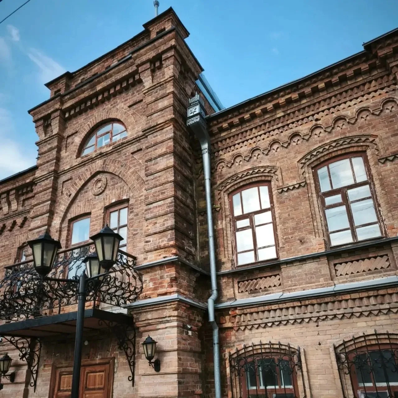 🚂 На электричке в Ирбит: путешествие в город, который вас приятно удивит!