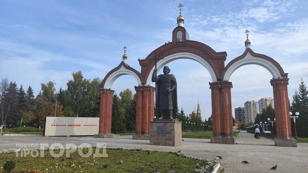 Власти Новочебоксарска решили зазвать туристов в межсезонье. Чиновники уверяют, что осе...