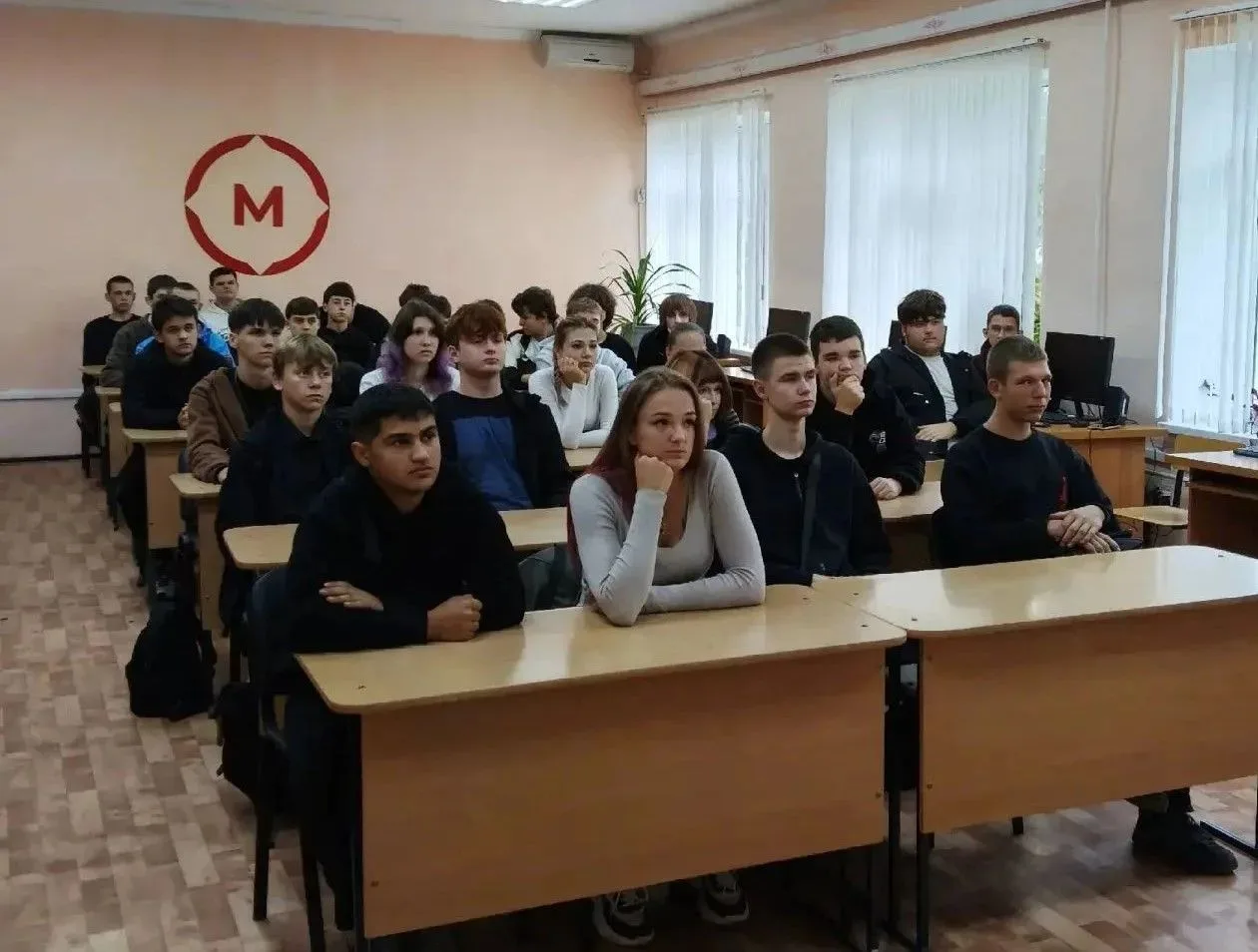 30 сентября 2026 года в режиме видео-конференц-связи студенты 1-2 курсов ГБПОУ «Светлог...