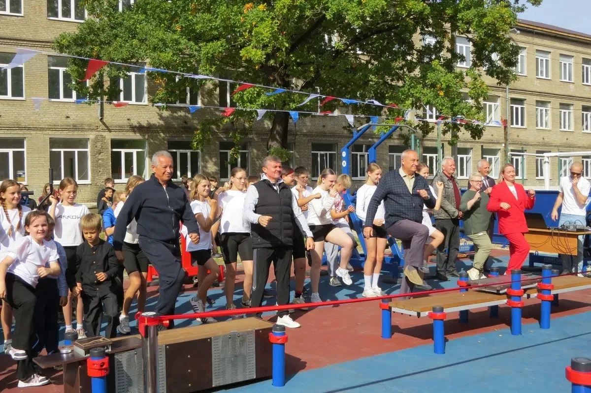 🏋️🏆Сегодня на базе школы №1 им. А.С. Шелаева открылись спортивная площадка для подгот...