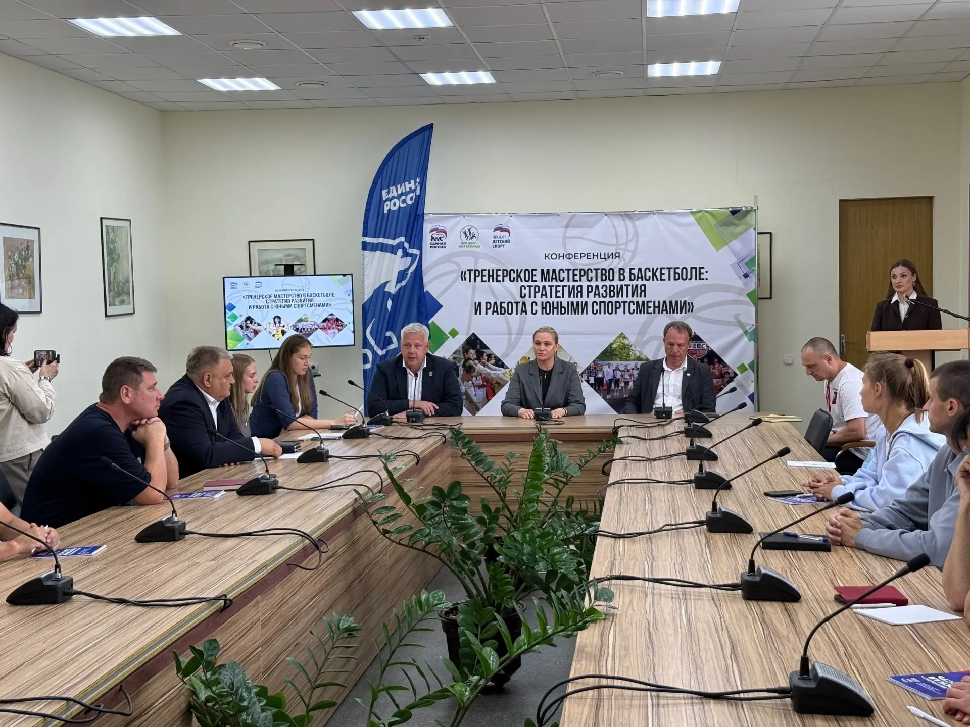 В Курском государственном университете вместе с членами регионального общественного сов...
