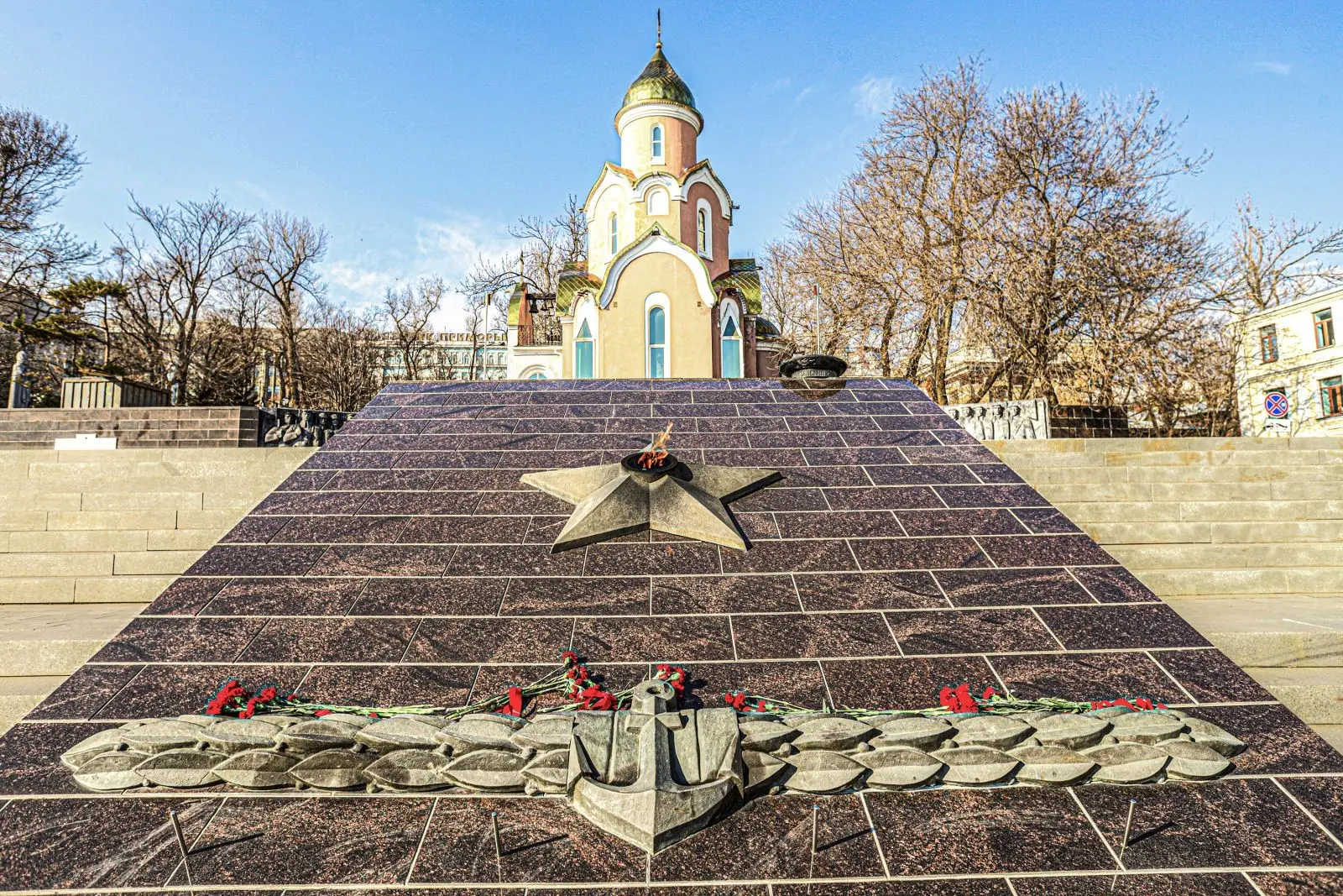 ⚓️ «Я хочу мстить фашистским людоедам»: треть населения Владивостока ушла на фронт в го...