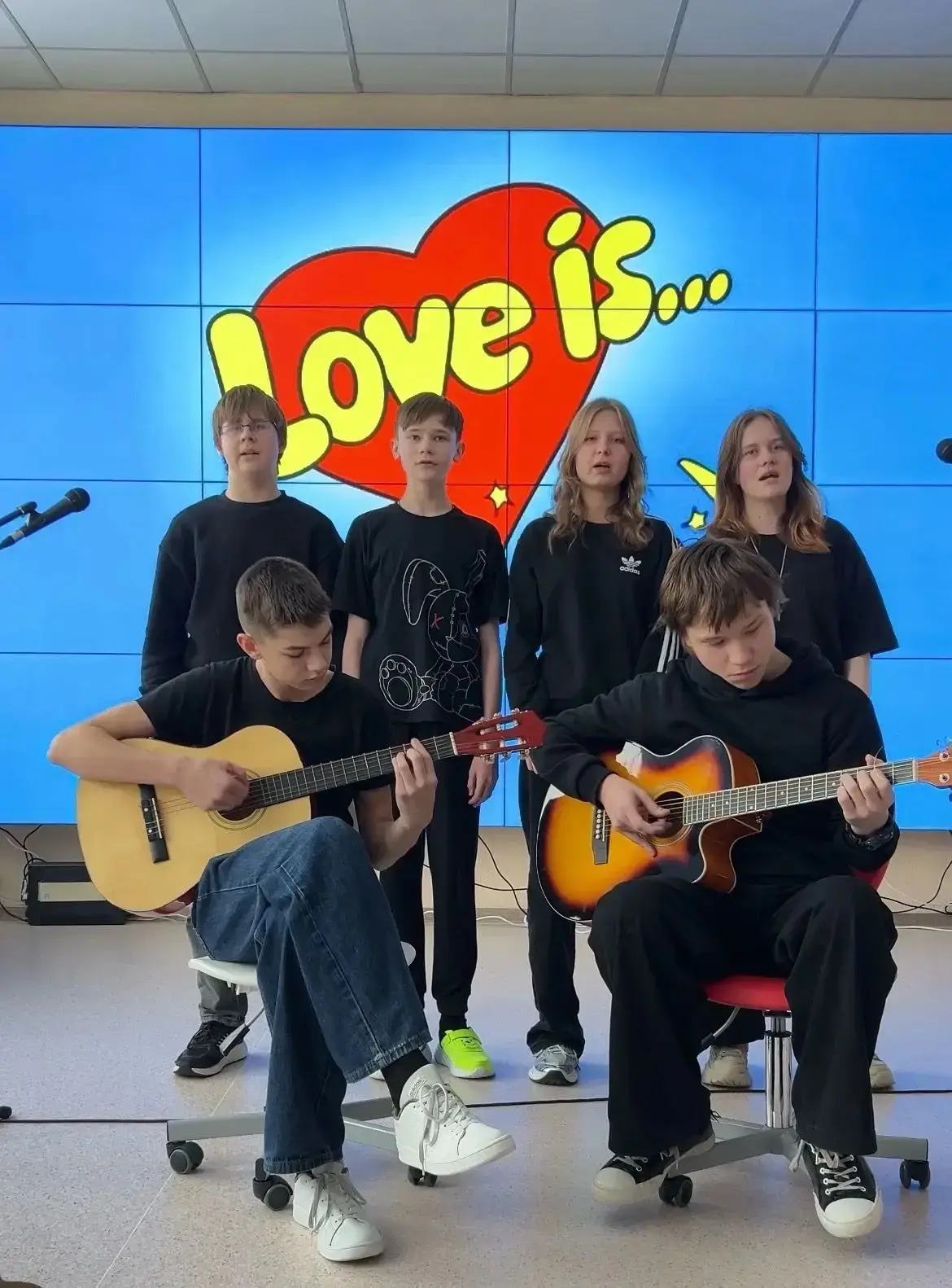 Музыка без границ 🎶  27 февраля 2026 года в конференц‑зале нашей школы царила атмосфера, в которой н