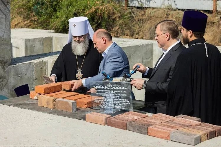 В Ростове освятили закладной камень будущего храма Александра Невского