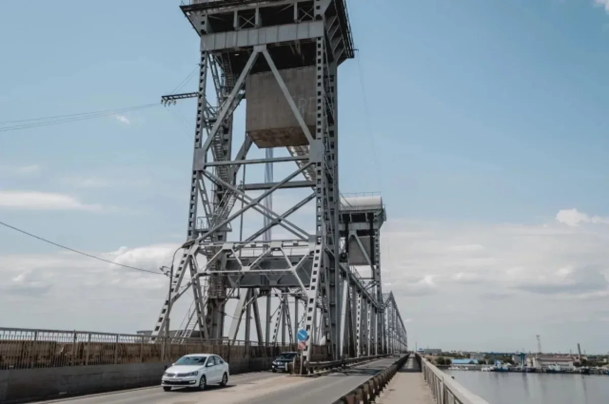 ⛵️ Старый мост закроют на два часа из-за каравана судов в Астрахани

Завтра, 11 июня, переправу разв