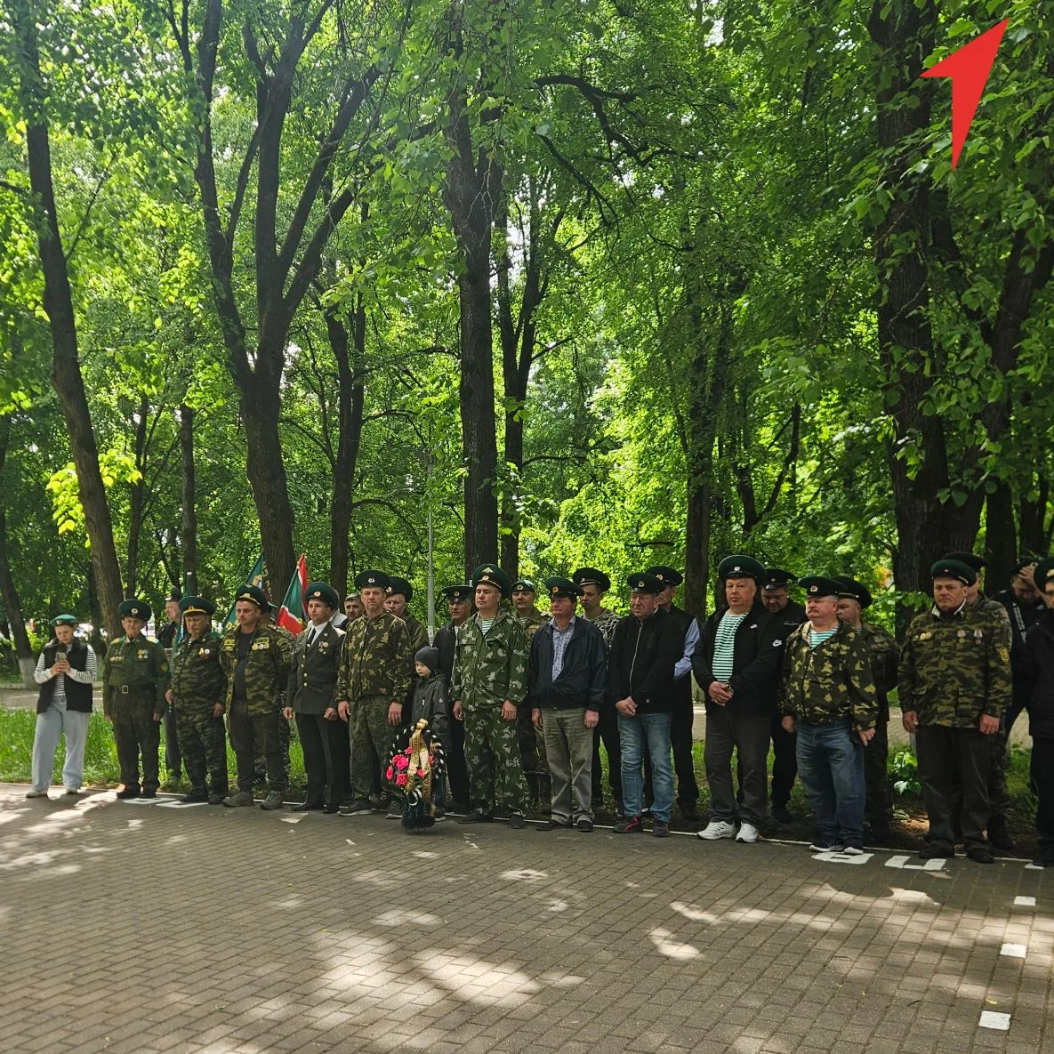 💬Возле памятного знака «Пограничникам всех поколений»собрались те, кто ценит и помнит подвиг защитн