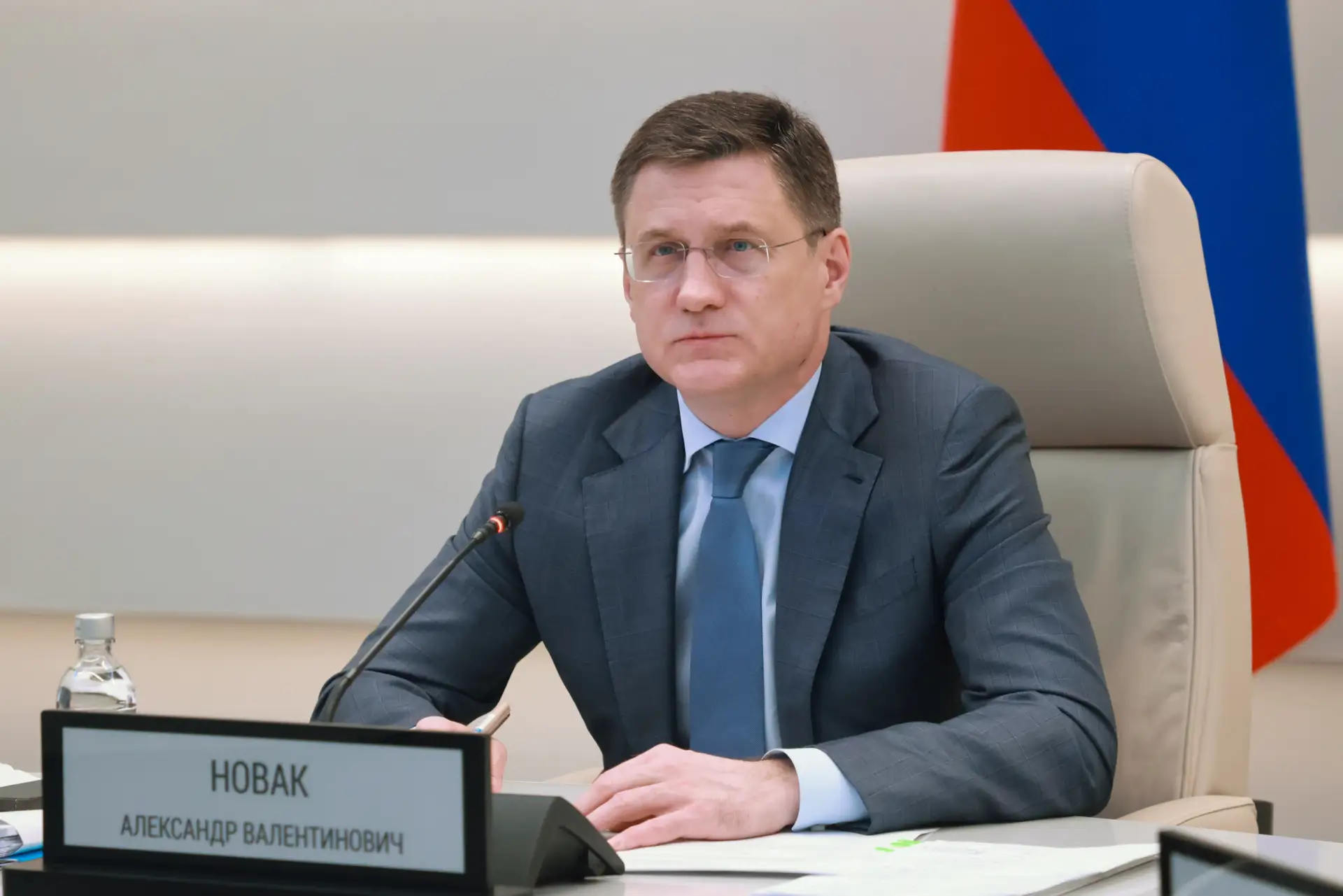 Александр Новак провел совещание по ситуации на рынке топлива
