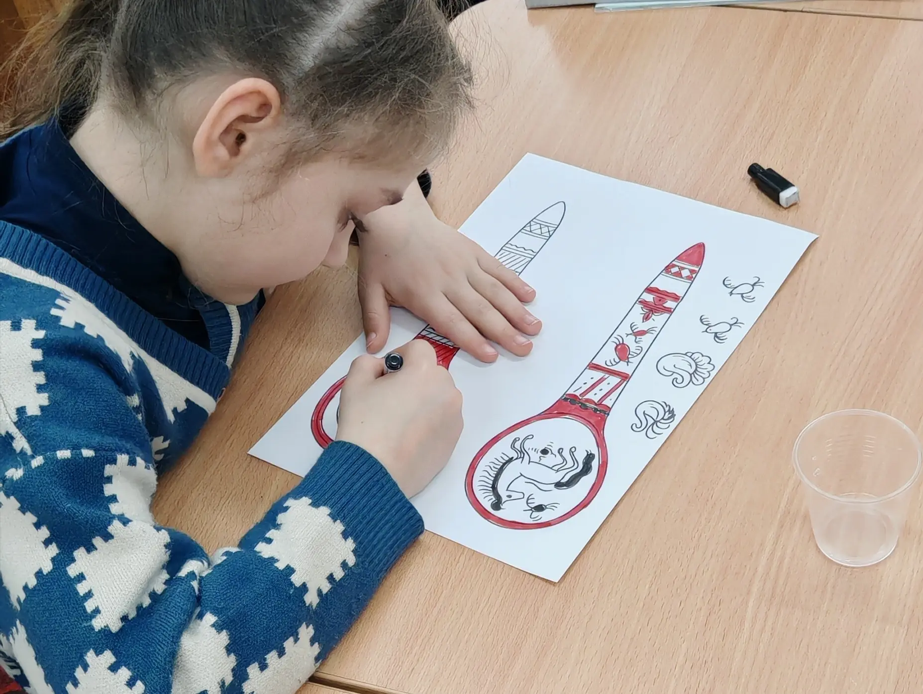 🎨 Мезенская роспись: ожившая традиция в нашей школе  ❤️ Ребята из группы продлённого дня продолжают 
