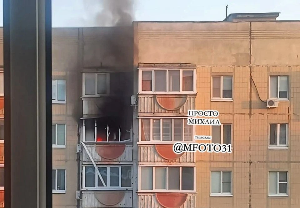 Последствия атаки БПЛА на многоквартирный дом в Шебекино в Белгородской областью
