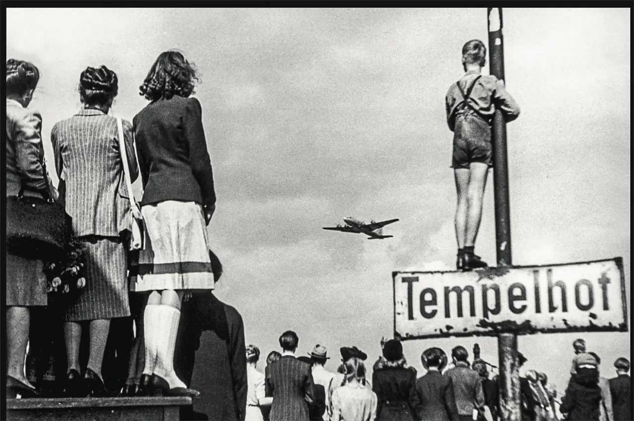 7 октября 1949 года была провозглашена Германская демократическая республика. Это день ...
