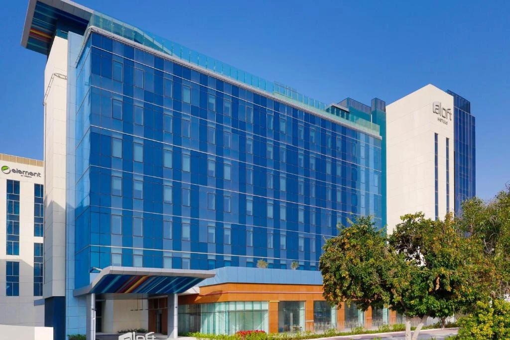 ALOFT AL MINA HOTEL в Дубае, современный бутик-отель с авторским дизайном в 4 км от цен...