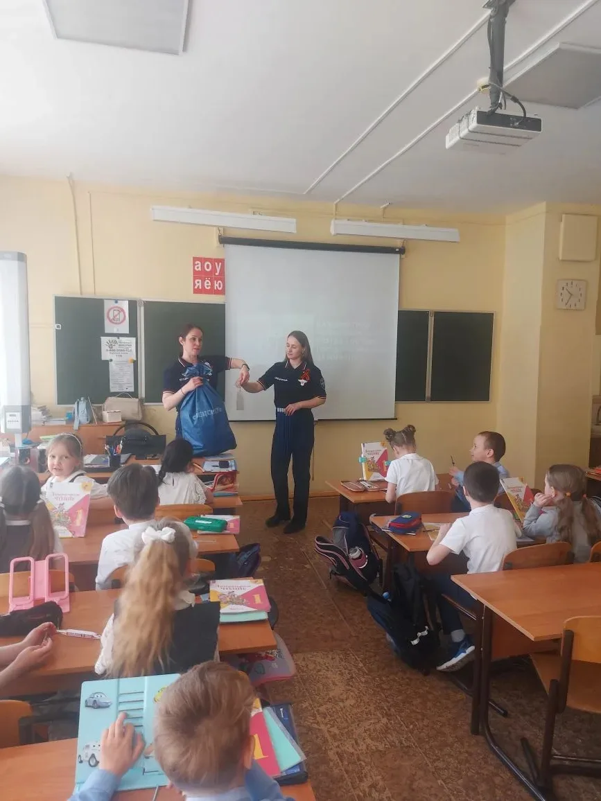 📌 В рамках проекта «Профессия моих родителей» в гостях у  1 «Г» класса побывала Кротова Оксана Алекс