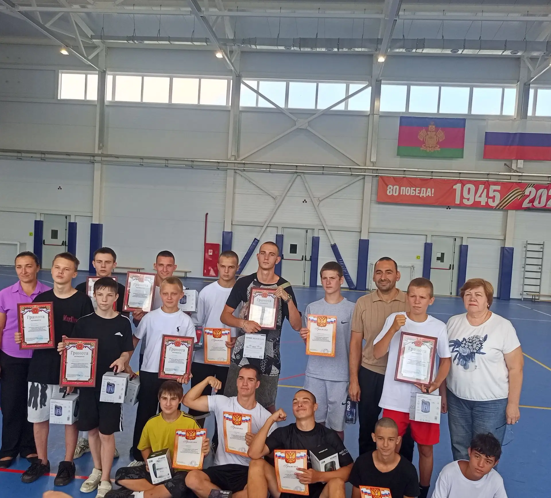 🎉 Спортивный комплекс «Чемпион» в станице Октябрьской кипел от энергии! 🔥 В рамках «Кубанских кани