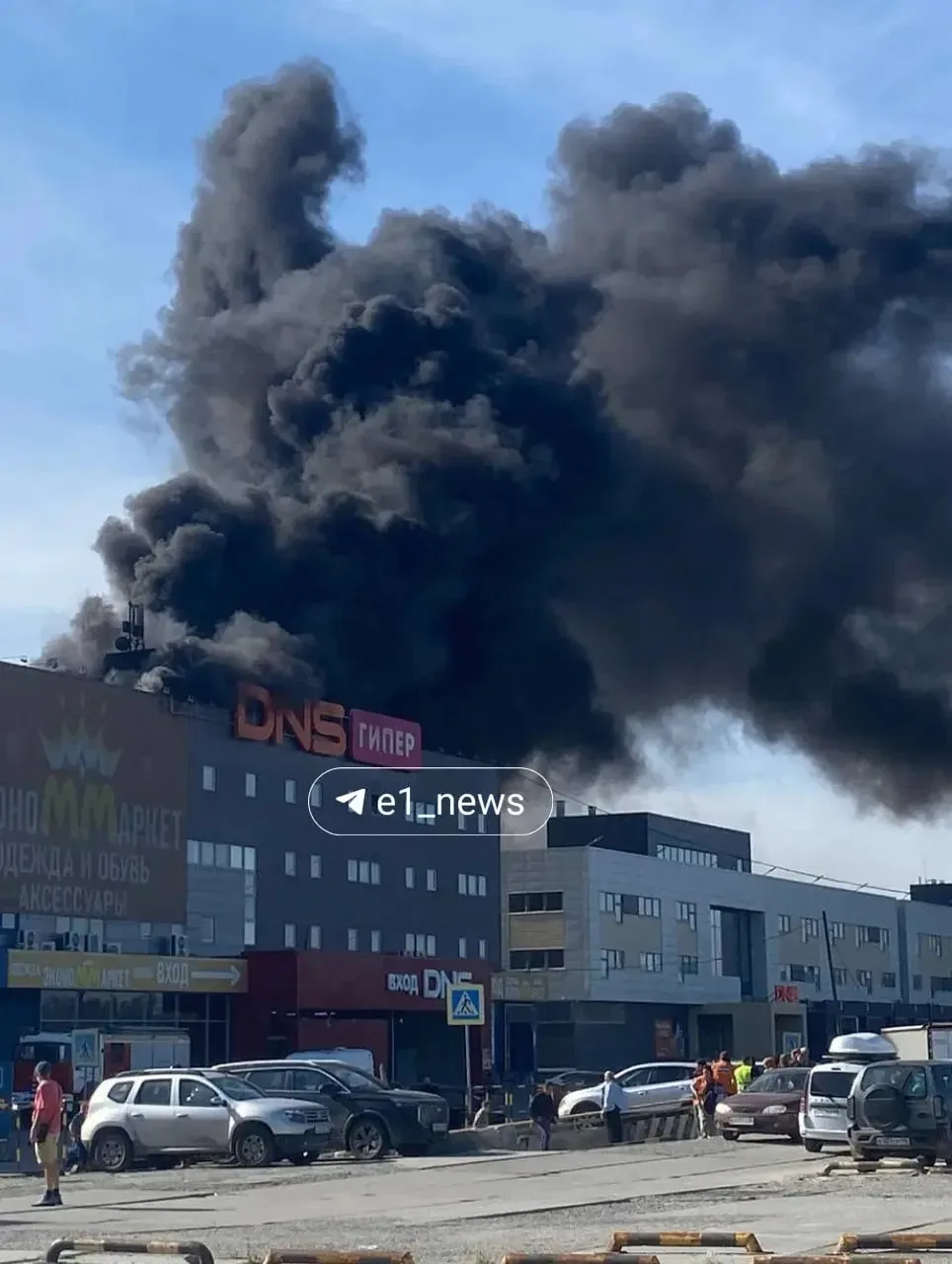 ‼️ На Черняховского произошел крупный пожар. Очевидцы сообщают, что в огне находится кр...