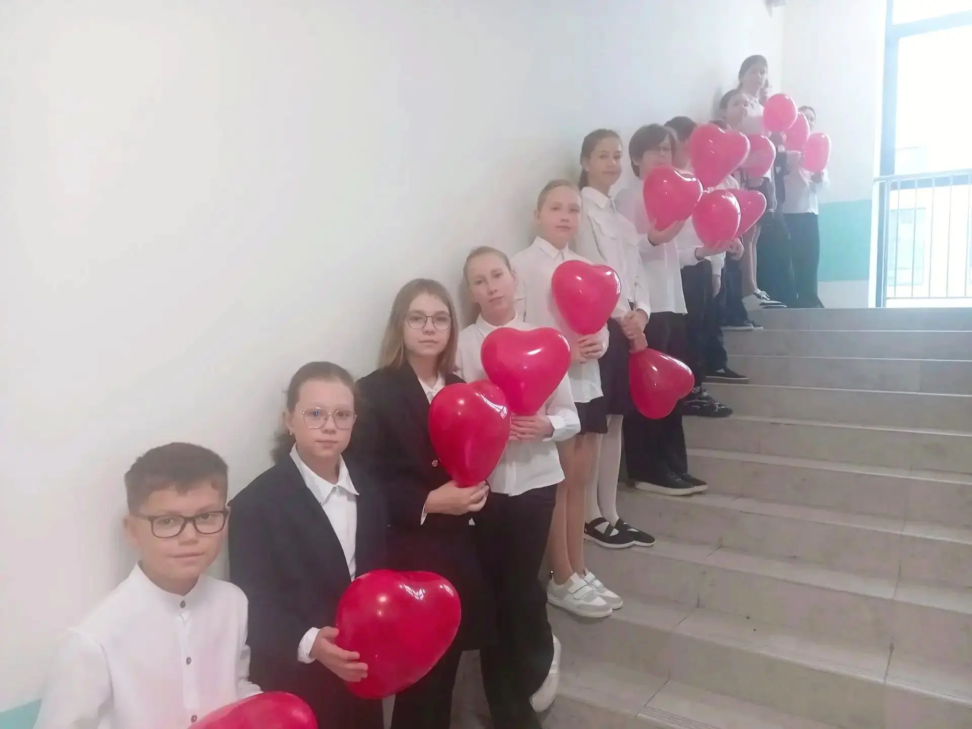 💖 День учителя в нашей школе получился очень радостным и дружным праздником.