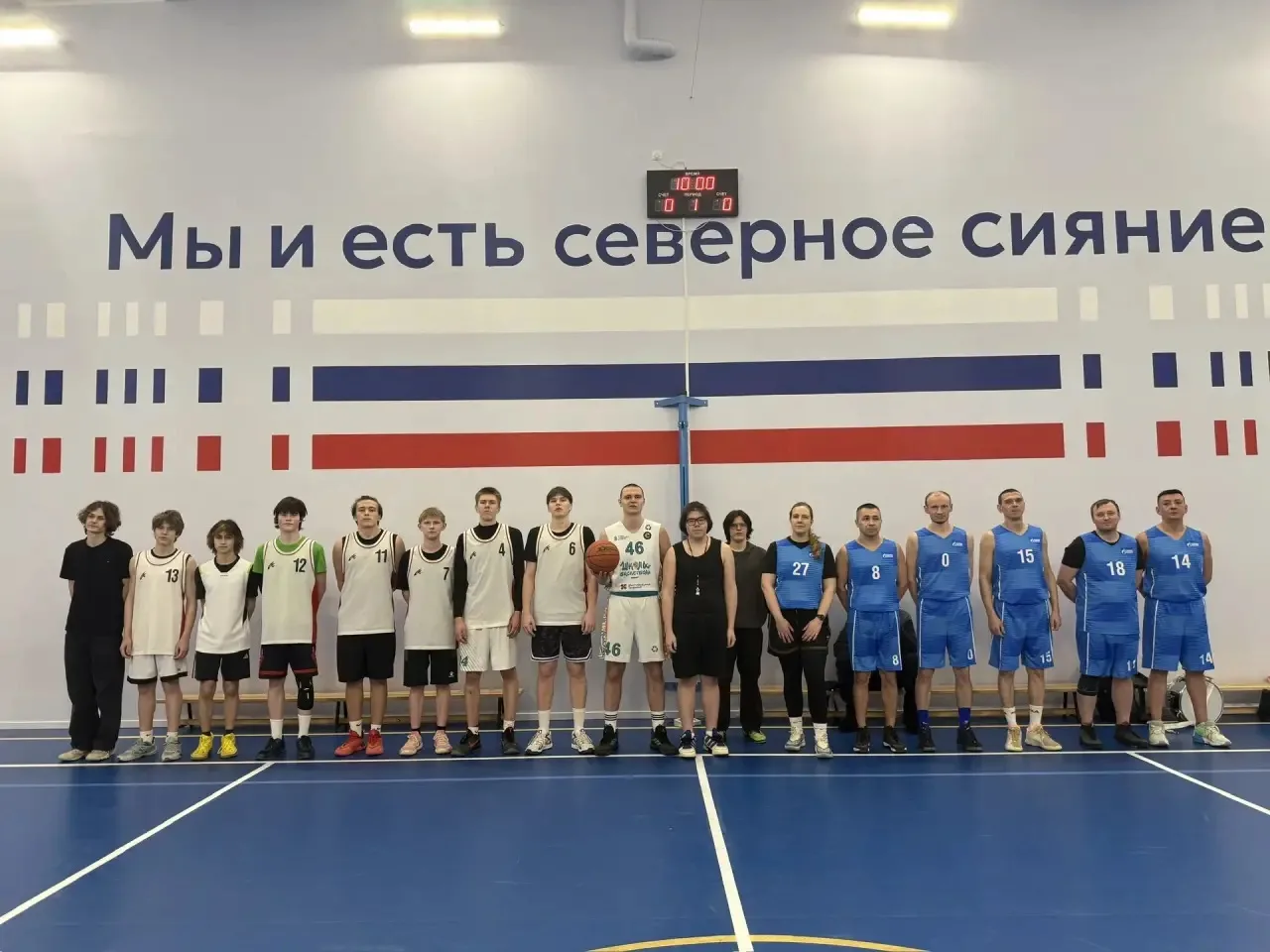 За окном❄ морозы, а в нашем спортивном зале 🔥ЖАРА. Вчера состоялся товарищеский матч между 🏀 баскетб