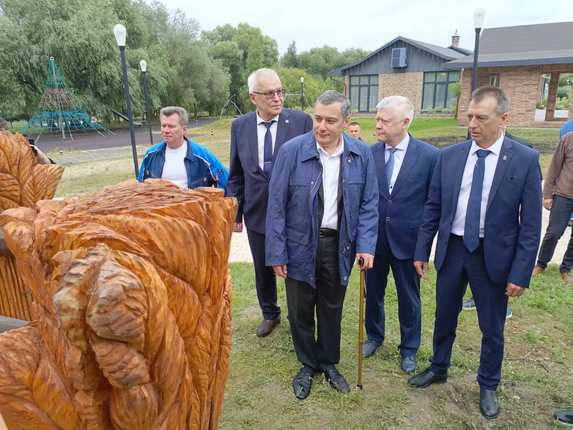 🏖️ Губернатор Александр Хинштейн с рабочим визитом находится в Курчатове

Вместе с руководителем Ку