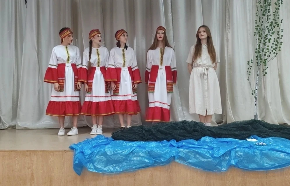Фестиваль «Единство народов». Третий день, посвящённый многонациональной России. Каждый класс выбрал