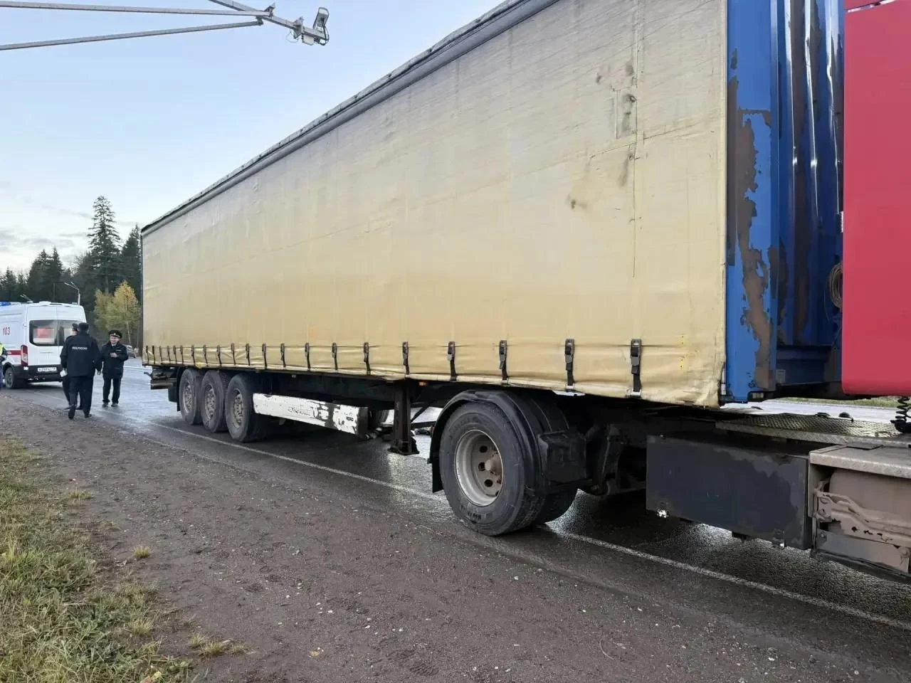 Восьмилетний мальчик погиб под колесами грузовика в Завьяловском районе Удмуртии.