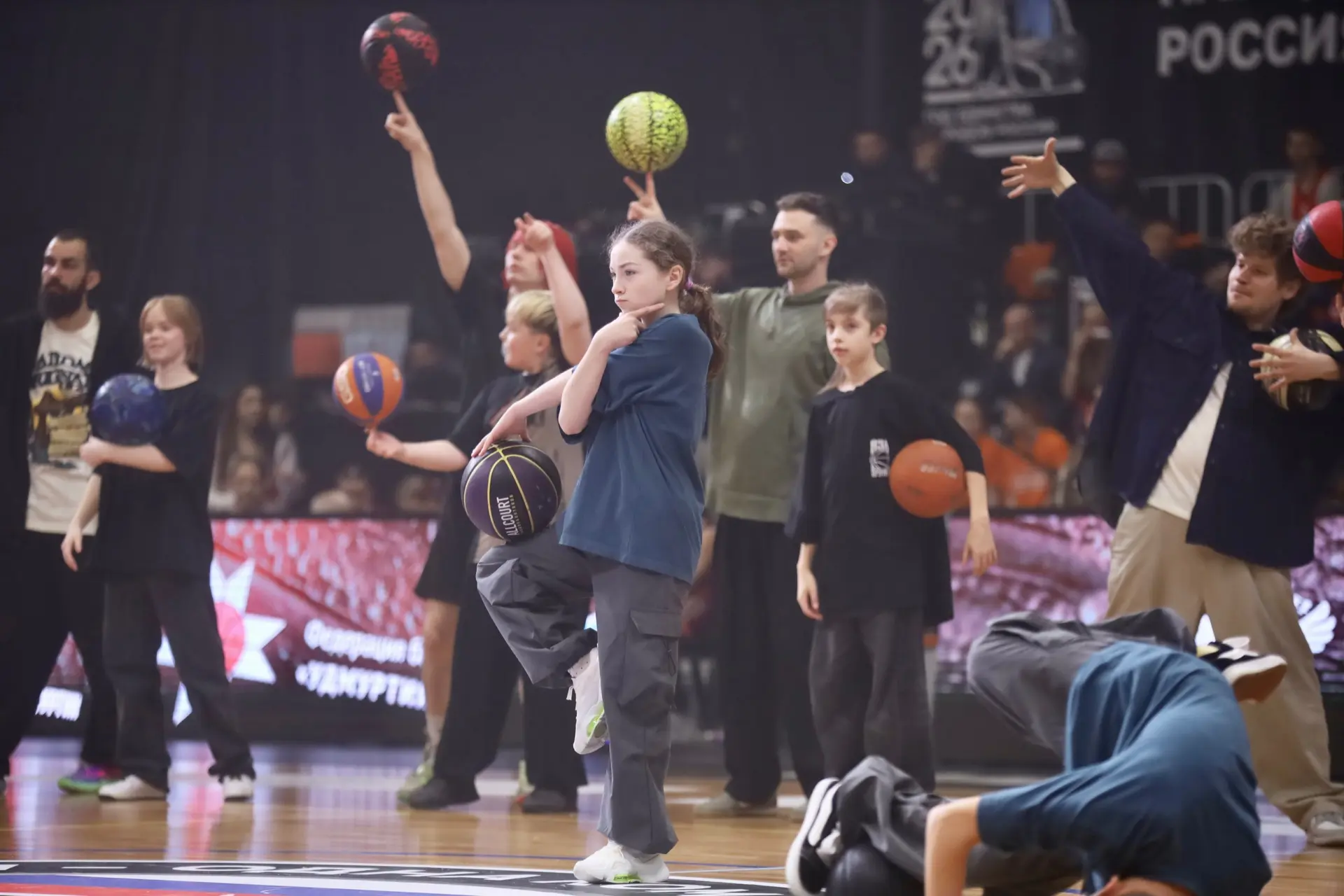 🏀 В рамках Суперфинал состоялся первый детский «КЭС-БАСКЕТ фристайл баттл»  24 апреля прошли мастер-