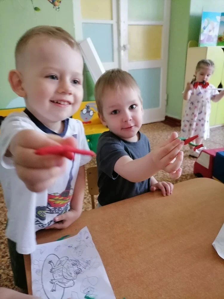 🎨 Маленькие руки — большие шедевры: путешествие в мир лепки! 🖐️