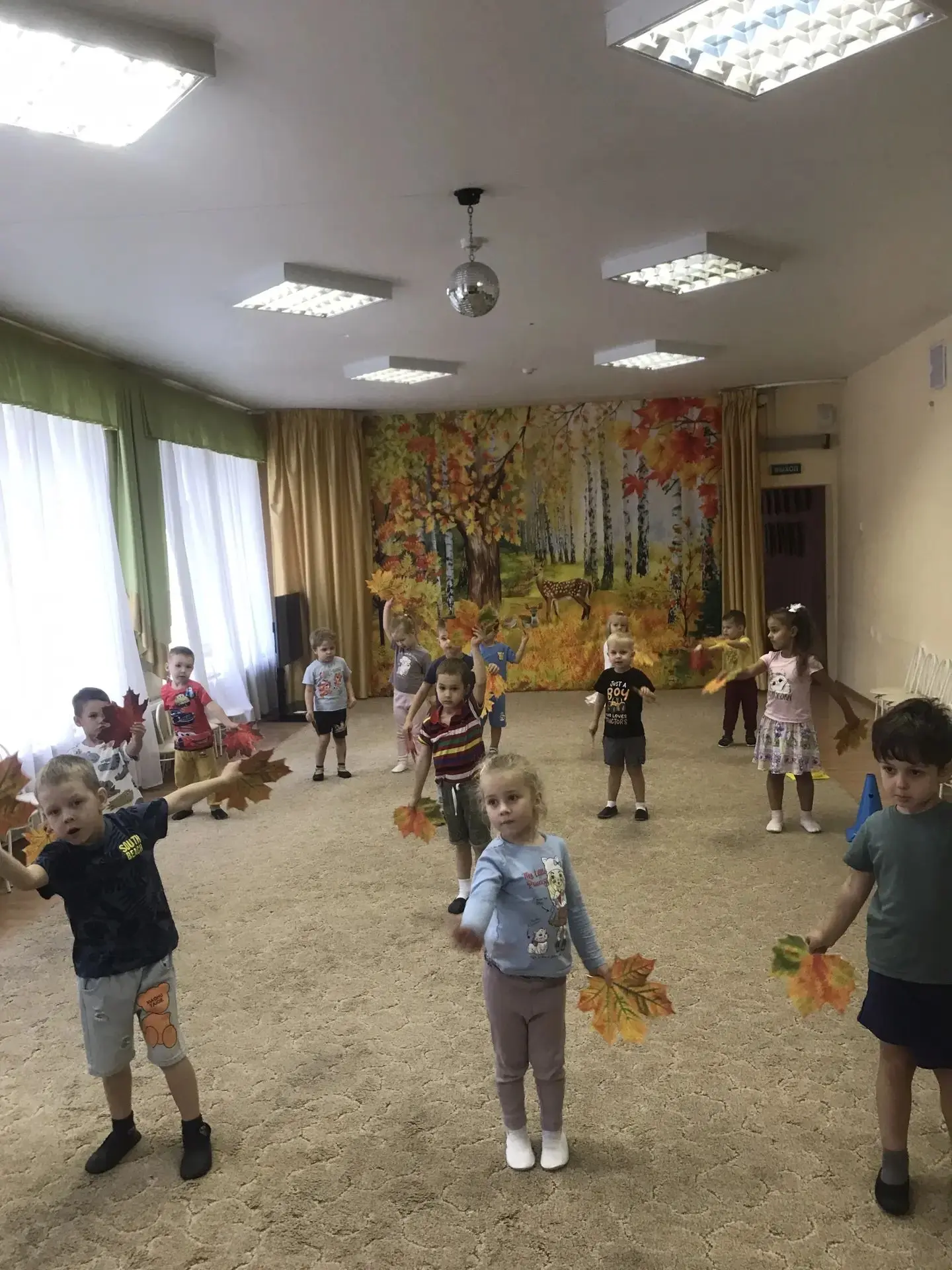 Музыкальное развитие в детском саду 🌼— это не просто уроки пения или танцев, а целостн...