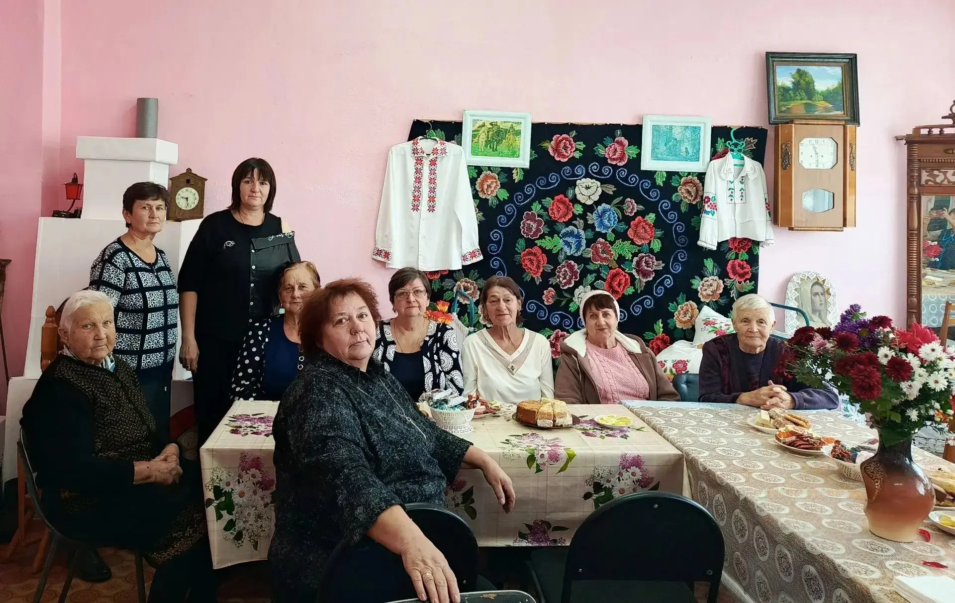 Поет душа, танцует осень: в ершовском селе прошло мероприятие, посвященное Дню пожилого...