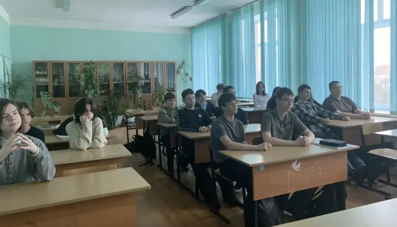📢 В 5–11 классах прошли классные часы попрофилактике экстремизма и терроризма. Ребята посмотрели мощ