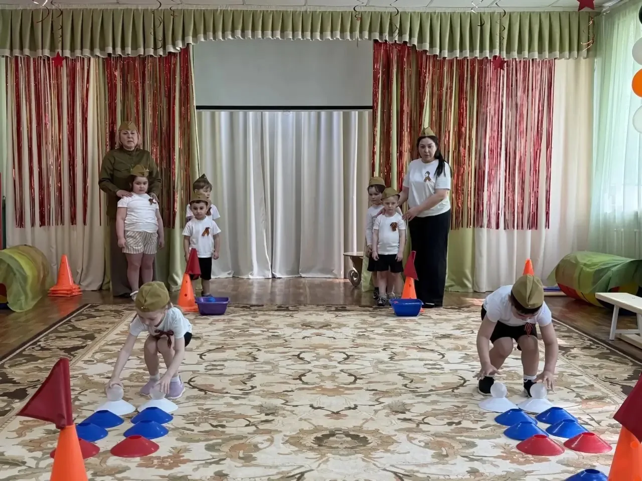 🪖 Досуг «Бравые солдатики»: смелость, веселье и первые победы! Сегодня наши малыши превратились в от