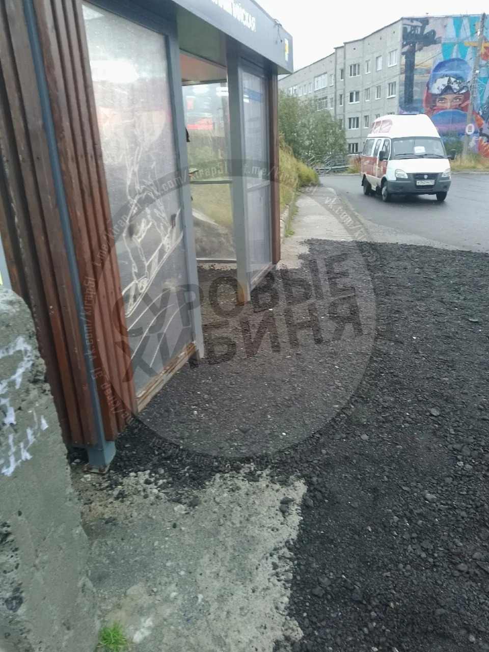 В пятницу утром на Олимпийской насрали асфальтом. Стоянка на Бигвуде - полнейшее бомжат...
