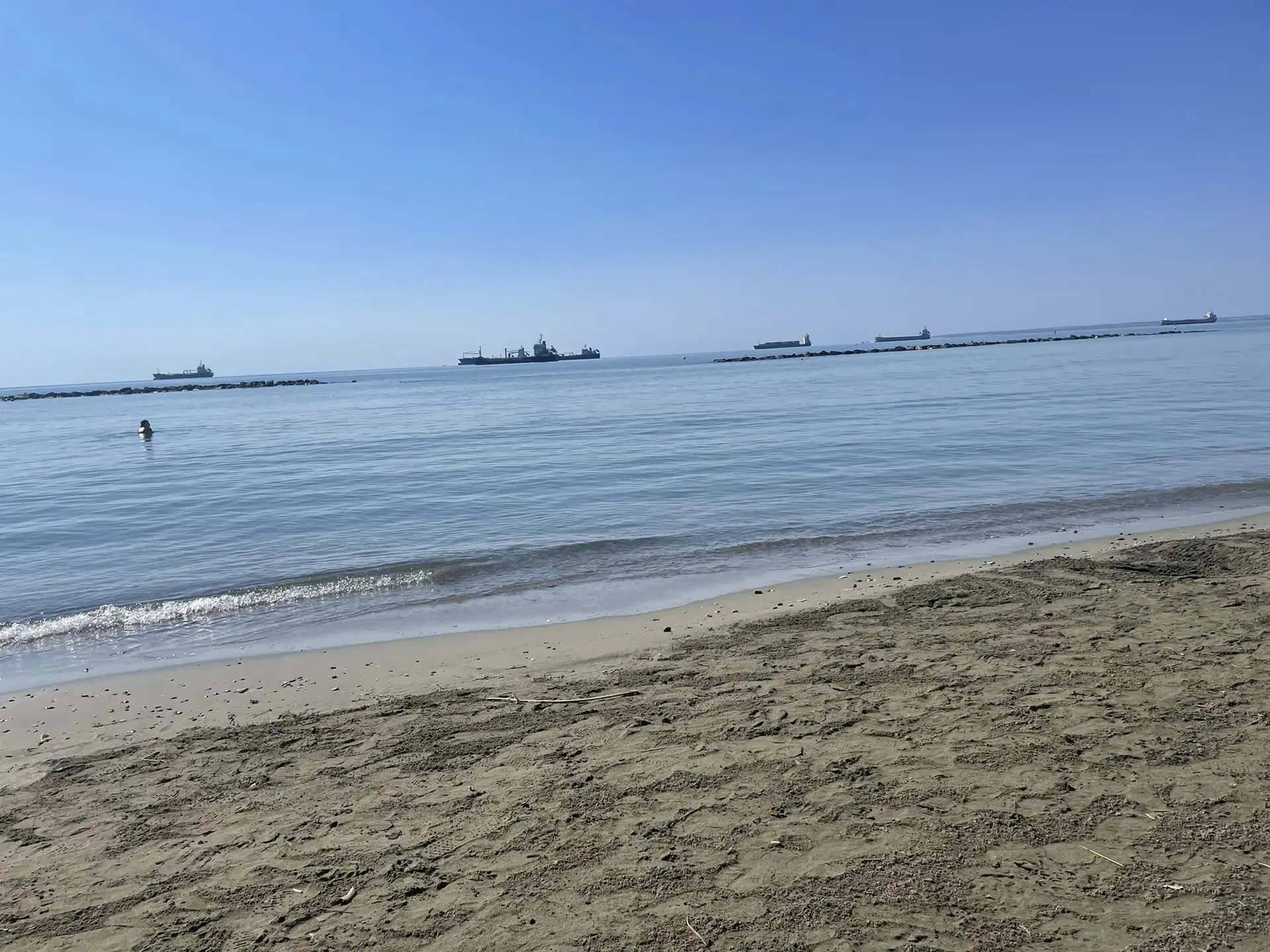Ранее утро на Кипре. Днем здесь тоже жара.