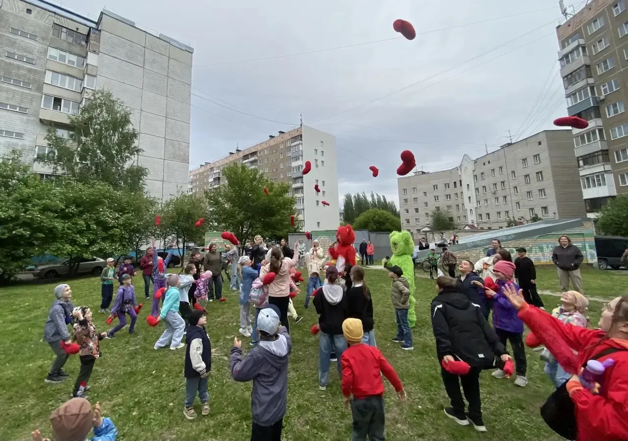 В ТОС микрорайона «Лазурный» прошло праздничное мероприятие на средства гранта администрации города 