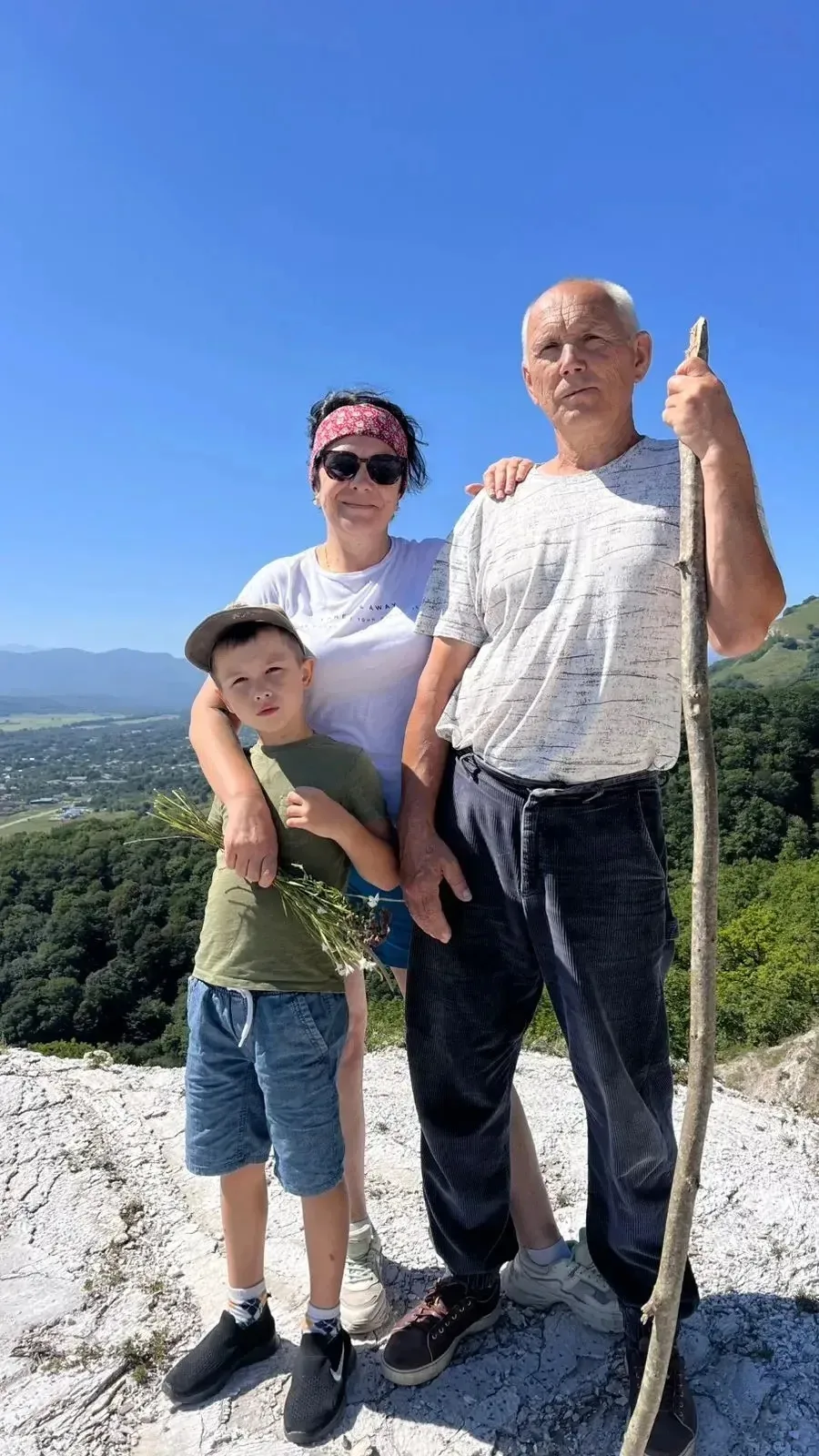 Каникулы 2026

🏔Это лето подарило мне незабываемое путешествие!
Мы провели его в предгорье Кавказа.