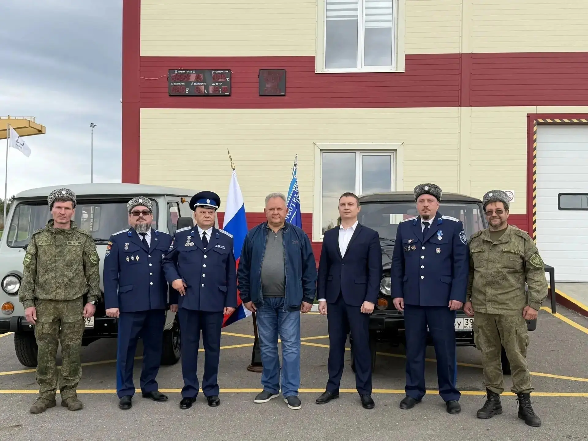 Состоялась торжественная передача техники Северо-Западному казачьему войску. Об этом ра...