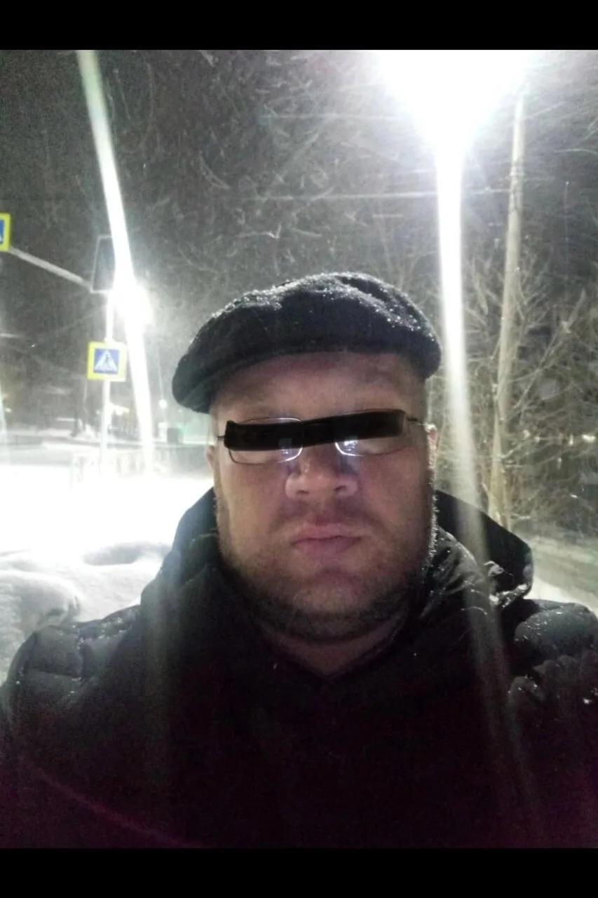 Оформил два микрозайма на женщину и исчез, может кто знает о его местонахождении позвон...