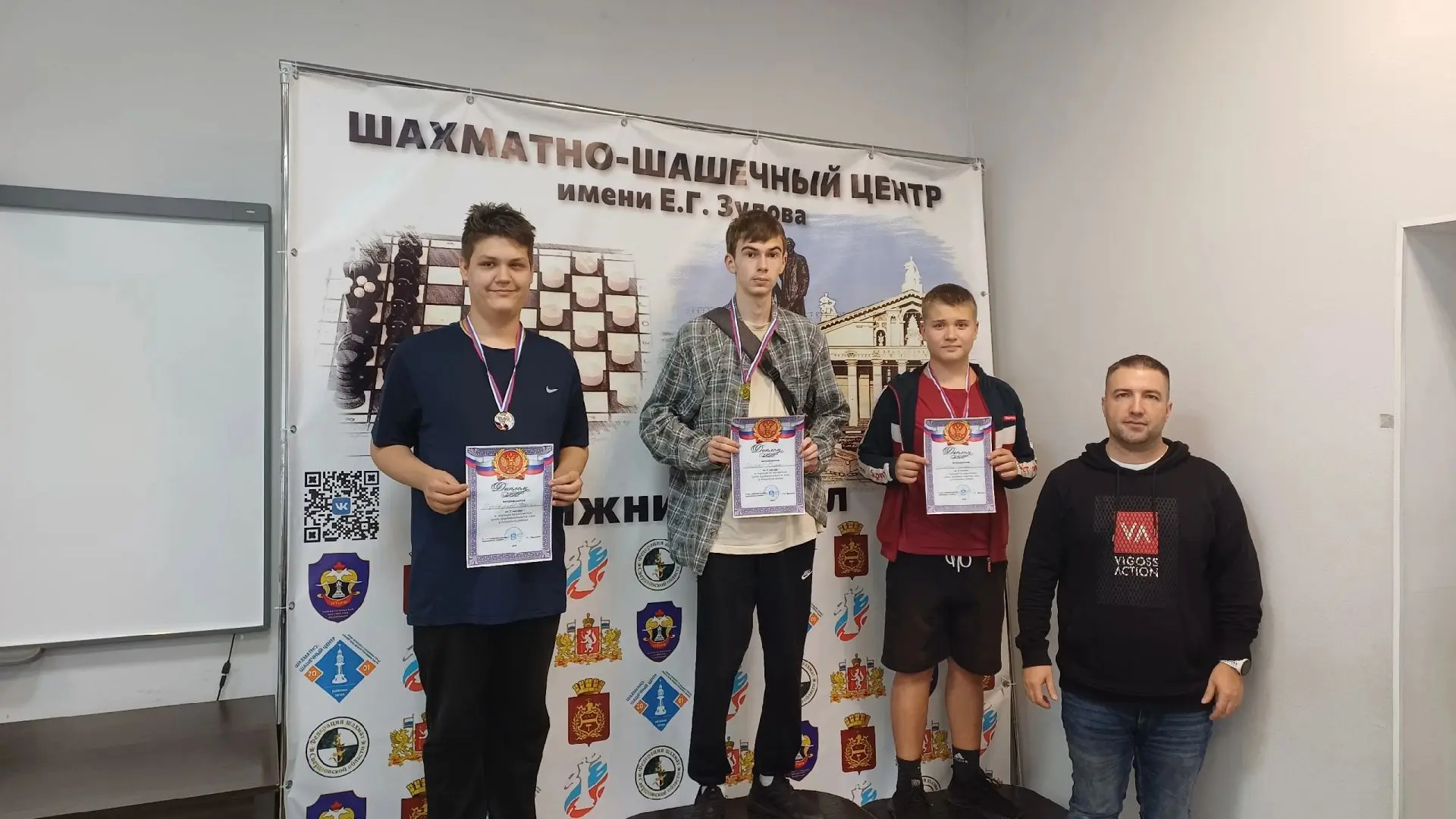 ♟Сегодня состоялся ️турнир по шашкам и шахматам среди трудовых отрядов мэра в Ленинском районе

💥 С