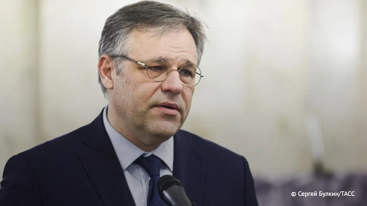 Решение о смене кабмина Украины принято под внешним давлением, поскольку премьер-минист...