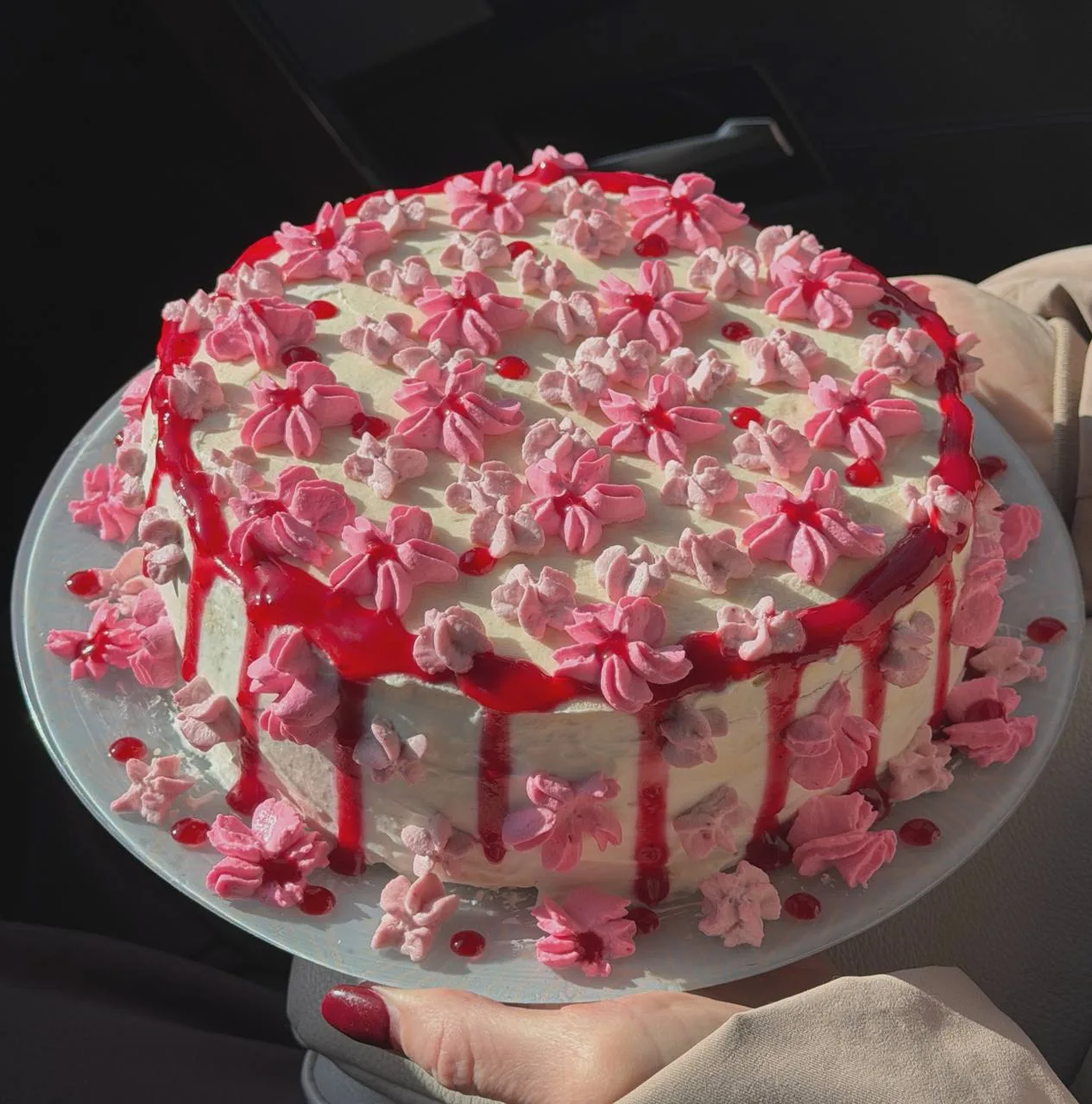 Мама у меня рукодельница!
С праздником, девочки 🌷