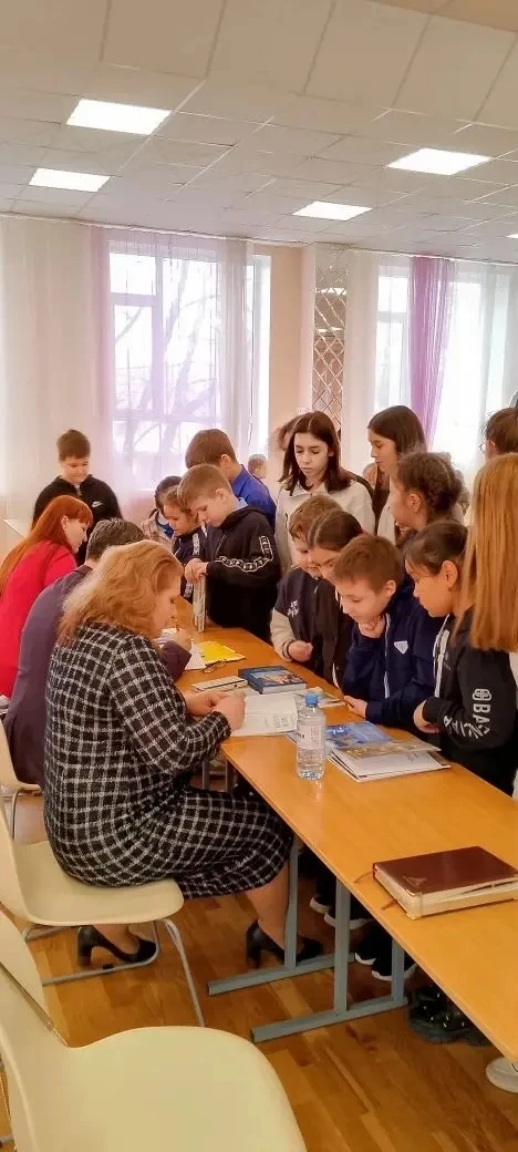ДЕТСКАЯ ЛИТЕРАТУРА - САМАЯ ВОСТРЕБОВАННАЯ В РОССИИ СЕГОДНЯ.  Третья декада набирающего в Среднем Пов