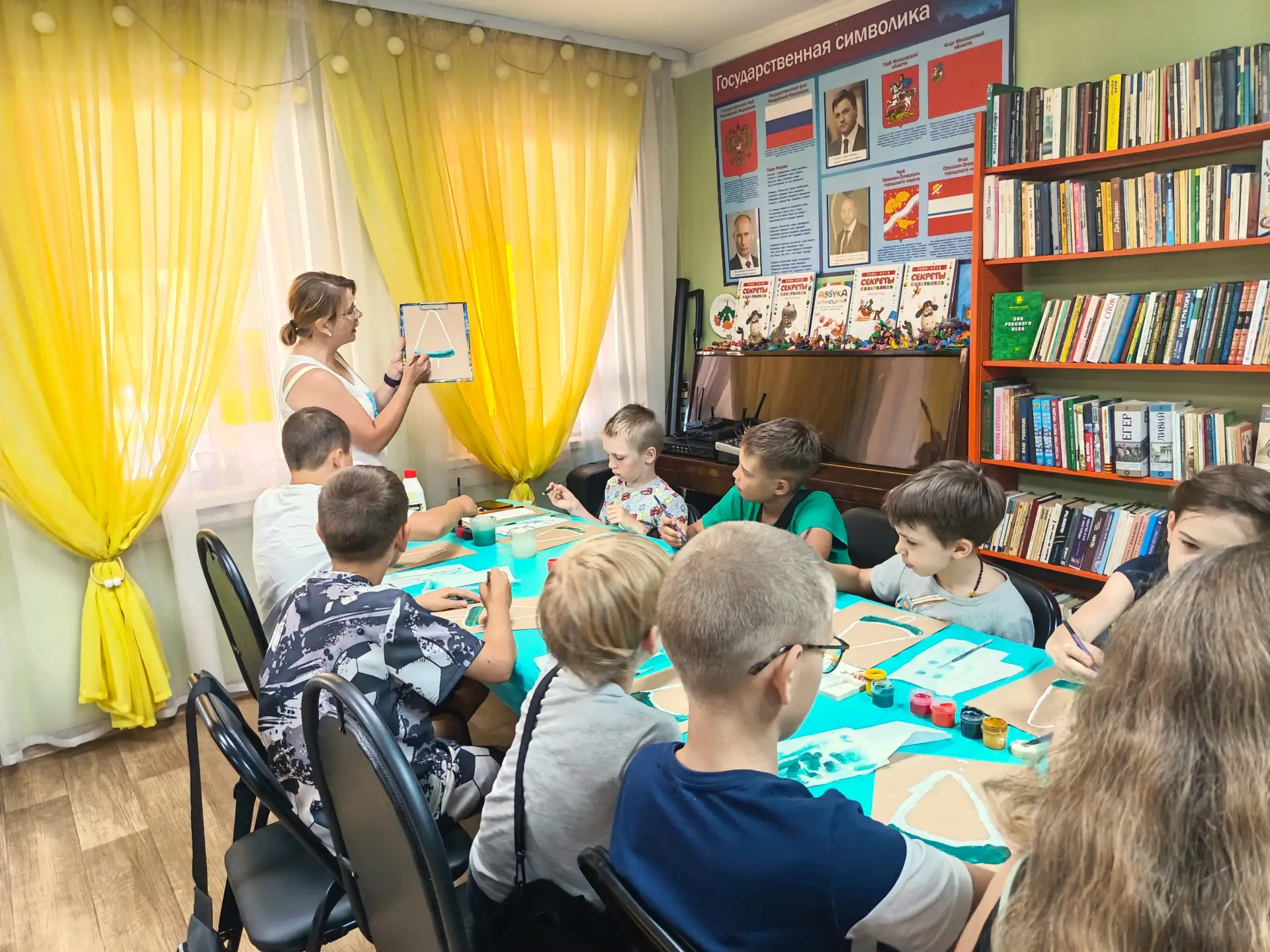 ПРАВОПОЛУШАРНОЕ РИСОВАНИЕ
В Слободищенской сельской библиотеке состоялось увлекательное занятие — ма