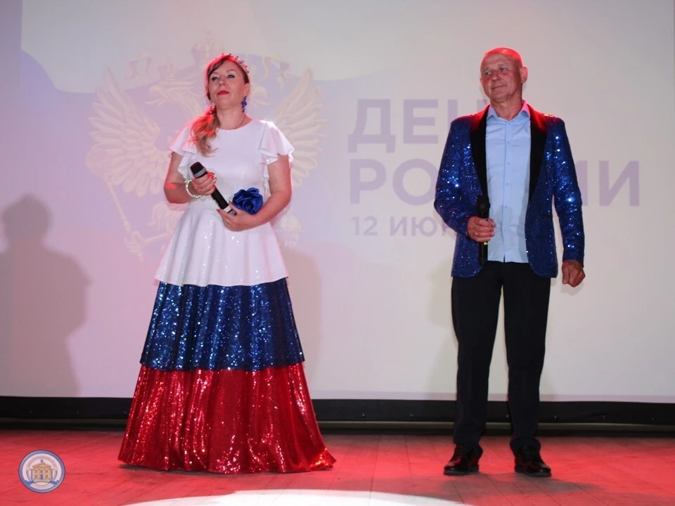 🇷🇺12 июня в городе Мещовск состоялся праздничный  концерт, посвящённый Дню России. Дуэт "Серпияноч