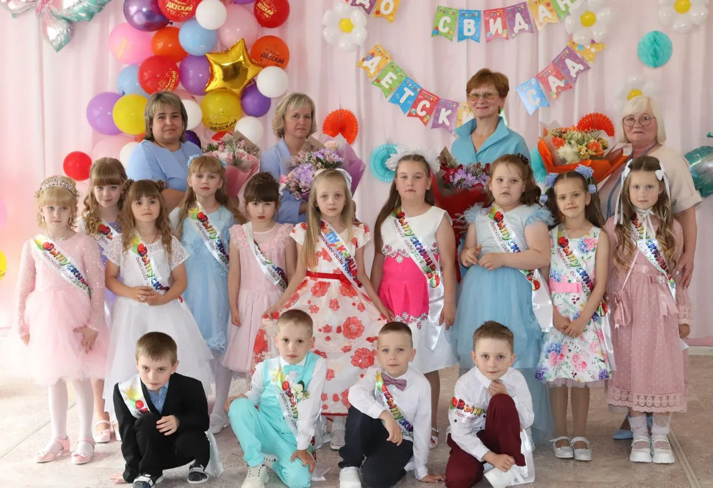 🎓 Выпускной в подготовительной группе: впереди — новые горизонты! 🎓