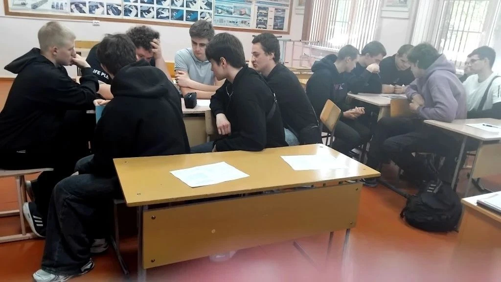 С 18 мая в нашем техникуме проходят классные часы «Фейки, манипуляции и доверие».