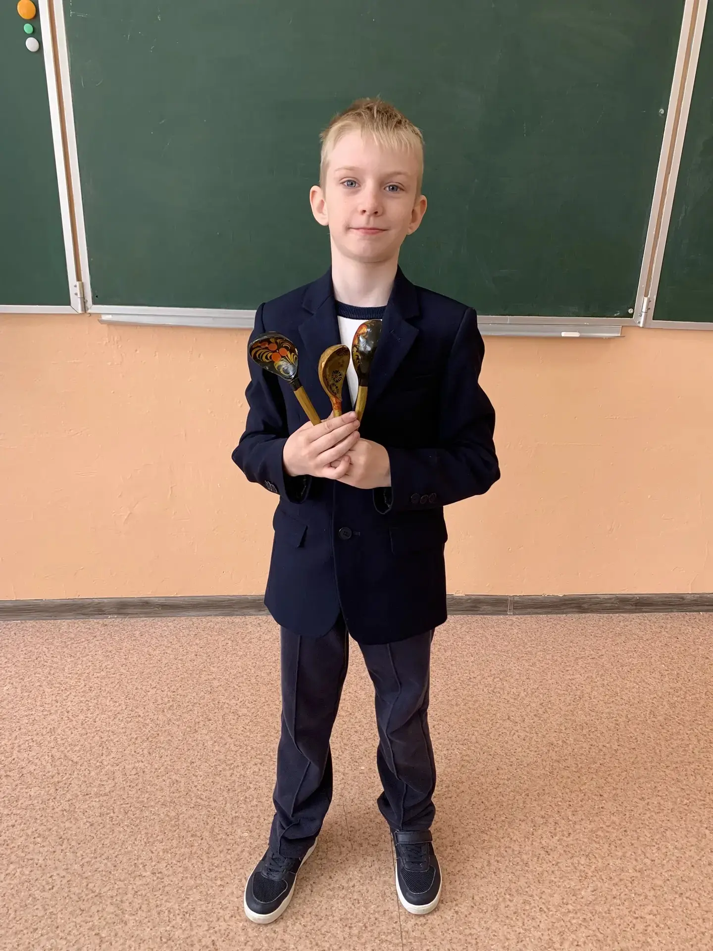 📹Реликвии моей семьи: история в наших руках.   Недавно наши первоклассники 1 а класса провели необыч