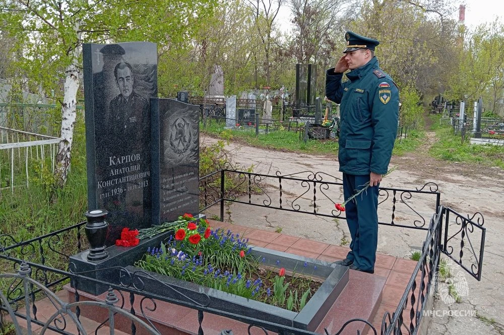 🥀Память о героях, отдавших жизни за общее дело, будет жить вечно!  Тушение пожаров — это их работа, 