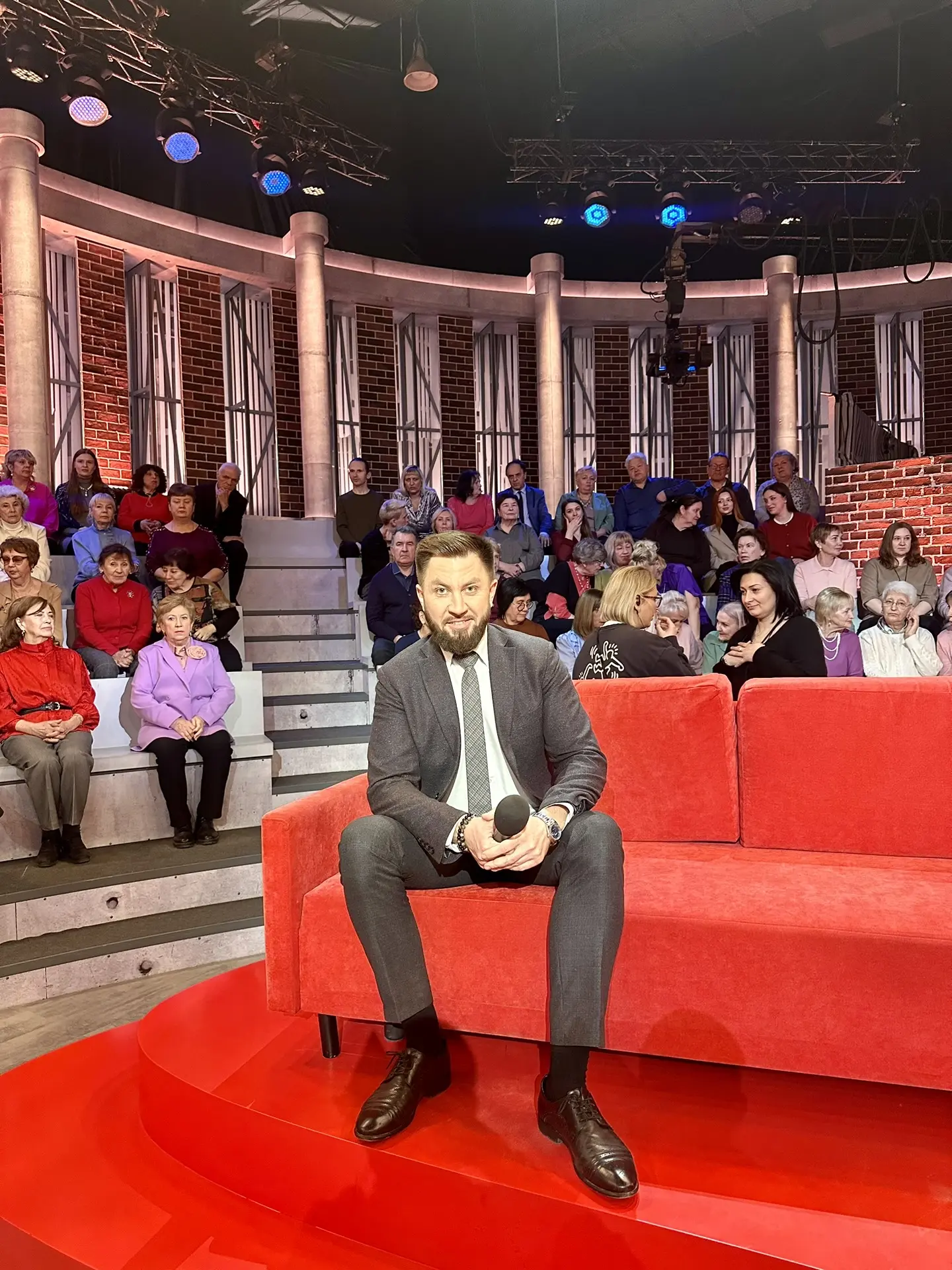 Сегодня принимал участие в качестве эксперта в съемках передачи «Мужское/Женское» на Первом канале. 