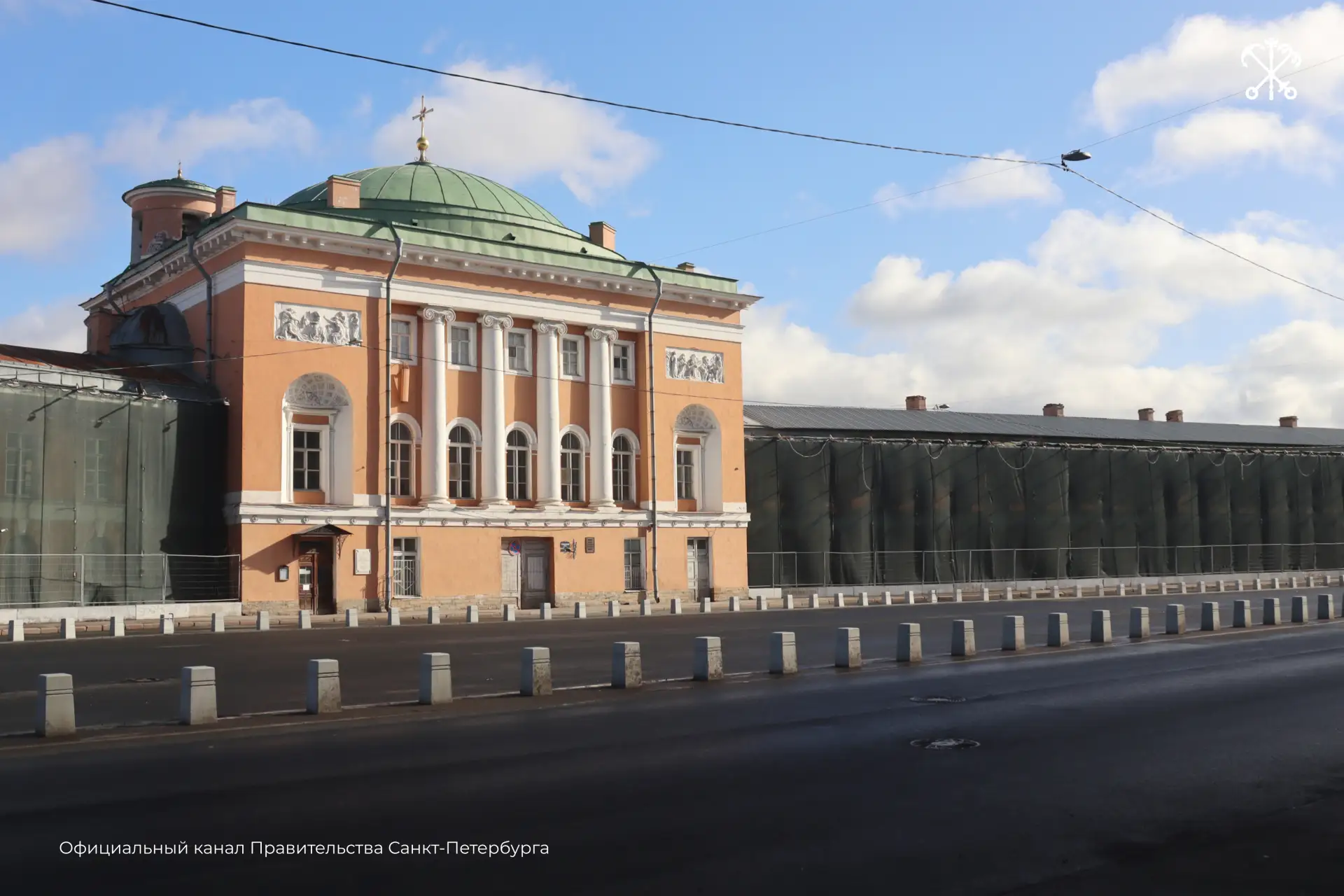 Конюшенное ведомство на одноимённой площади отреставрируют и приспособят для современного использова