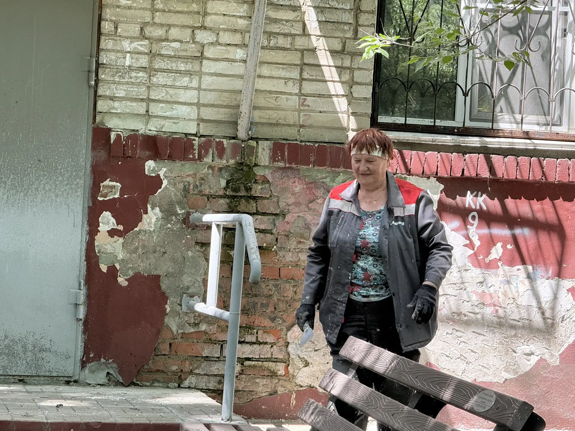Стройбригада УК «ДВСРК- Горький» готовит мастерки. На ближайшие несколько недель их объект – цоколь 