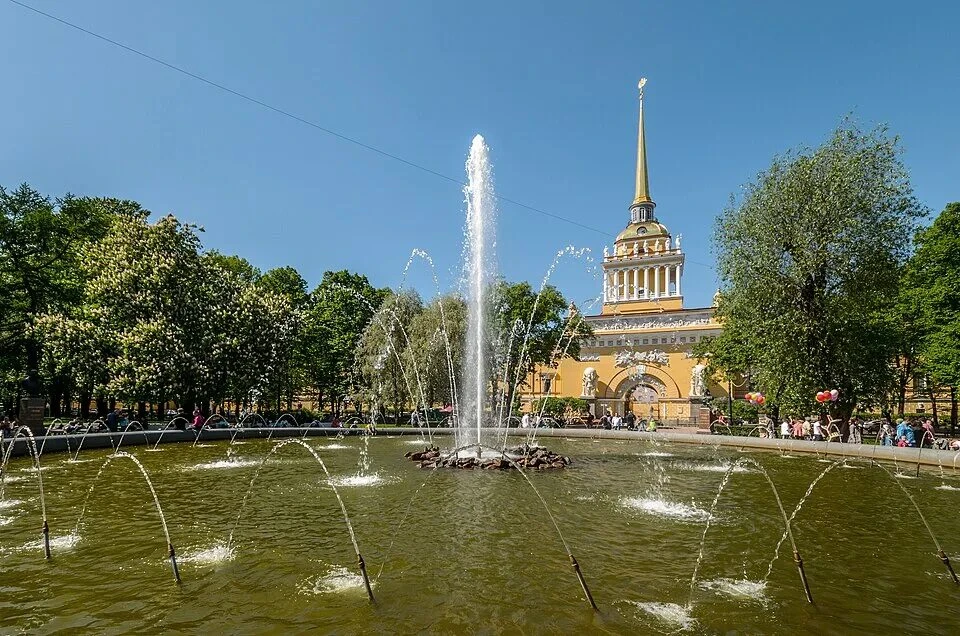 В Александровском саду 12 июня пройдет праздничная программа ко Дню России, которая объединит колори